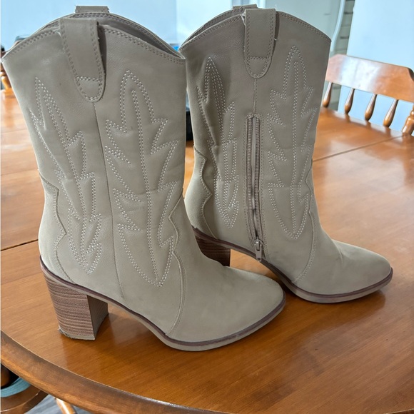 Heeled Cowboy Boots - Picture 3 of 7